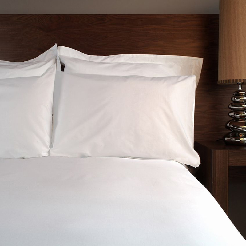 50 Cotton 50 Cumasc poileistir 200t Percale Plain Fíodóireacht le haghaidh Óstán