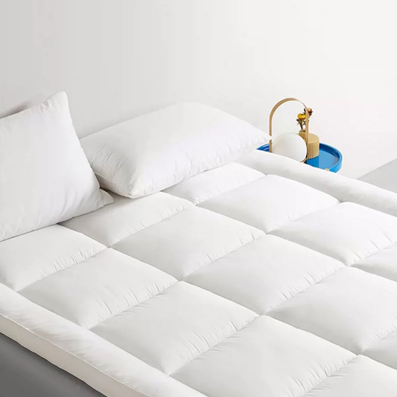 Cotton 233T Microfiber Soláthraithe Cuilteáilte 1500GSM TOPPER MATTERT
